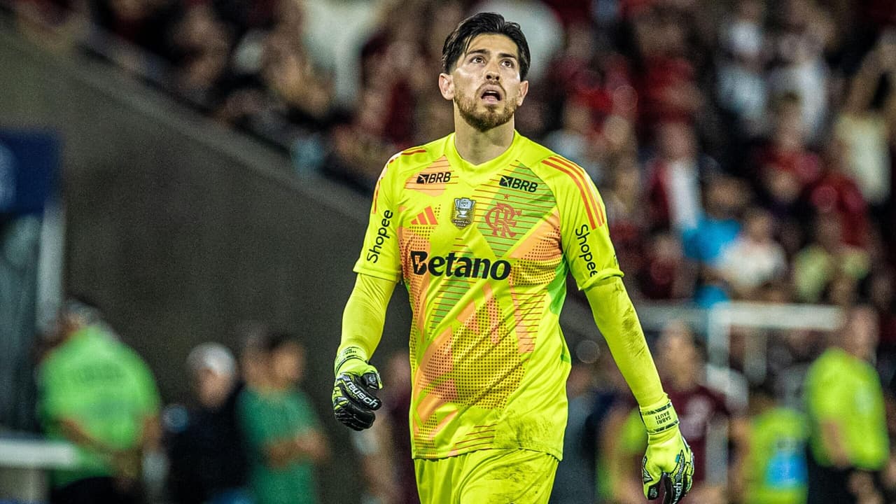 Rossi em campo: jornalistas reagem às falhas em PSG x Flamengo e lembram de erros passados