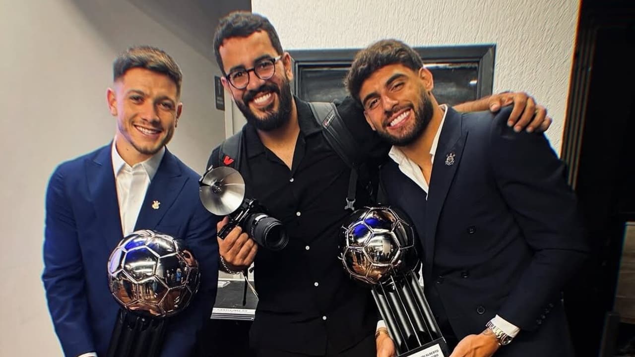 Ex-Corinthians dispara sobre polêmica de gol de Memphis, que 