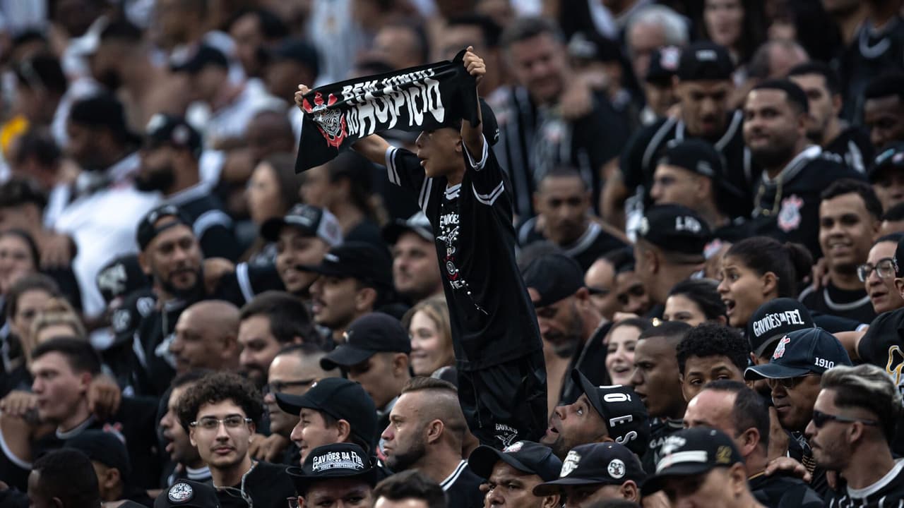 Corinthians reina inabalável: pesquisa revela as torcidas que dominam o interior do Paraná