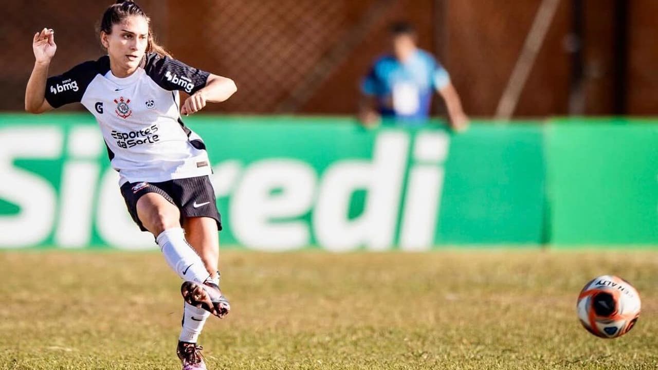 Lateral do Corinthians encaminha acerto com o Santos para 2026