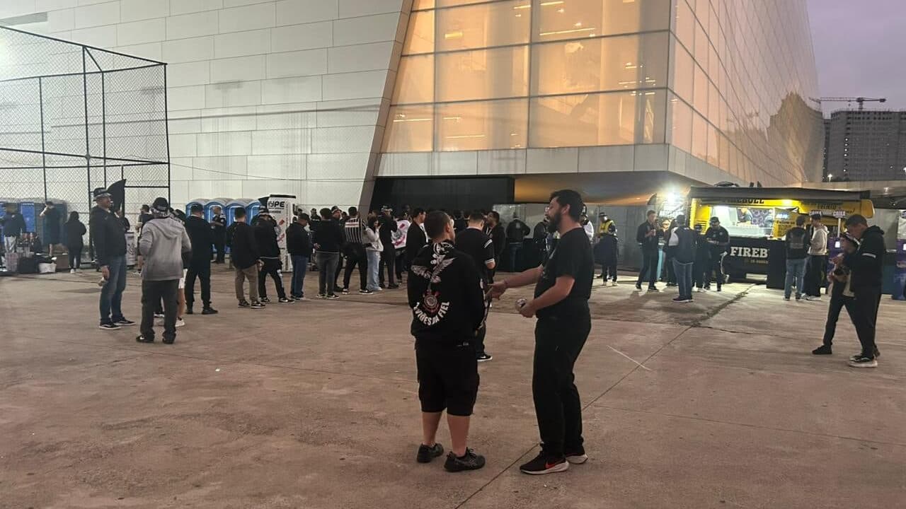 Corinthians provoca o Palmeiras e gera clima tenso com caravanas antes do clássico decisivo