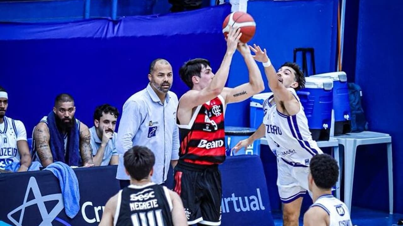 Flamengo reage após altos e baixos, supera Cruzeiro e se destaca no NBB com vitória decisiva