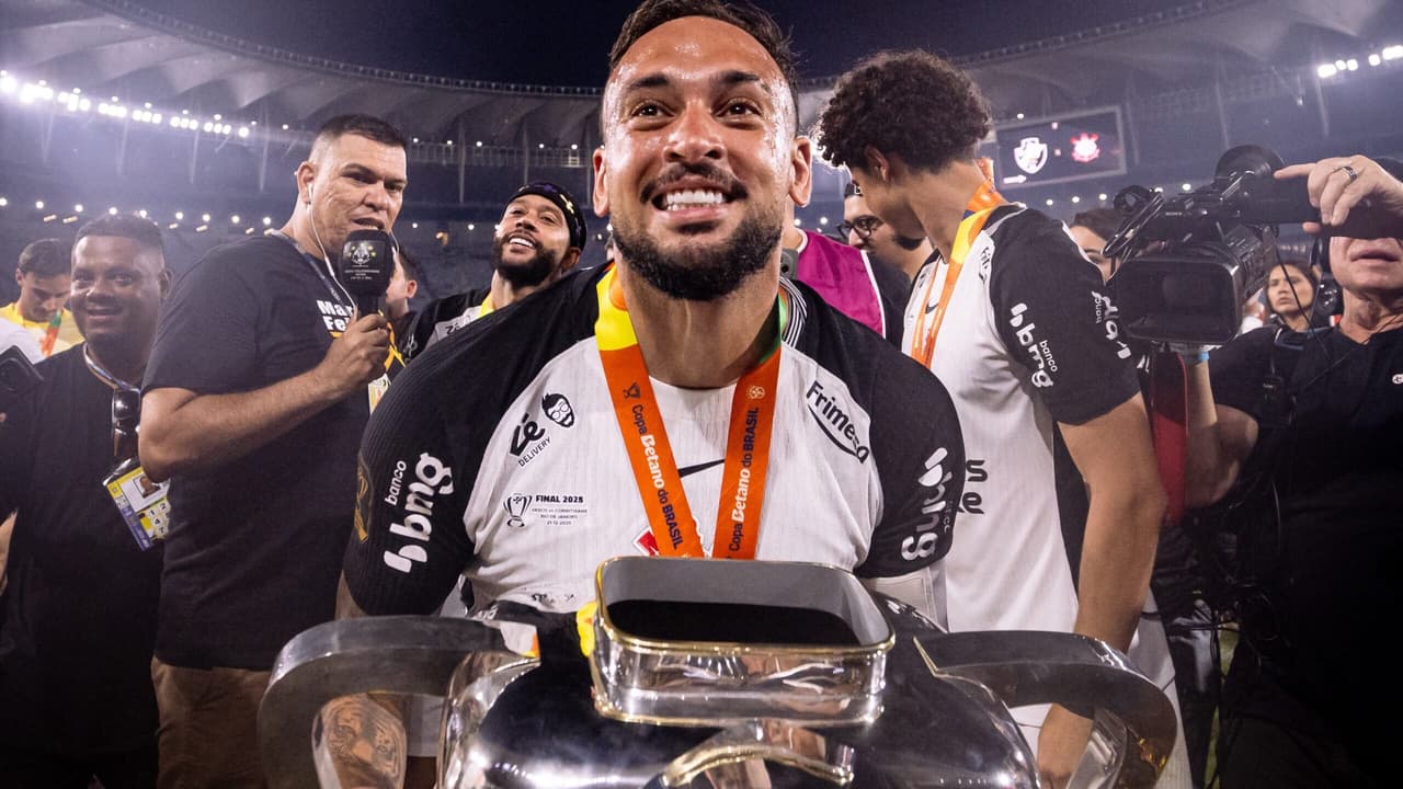 Corinthians fecha acordo e garante a permanência de Maycon, após negociações intensas