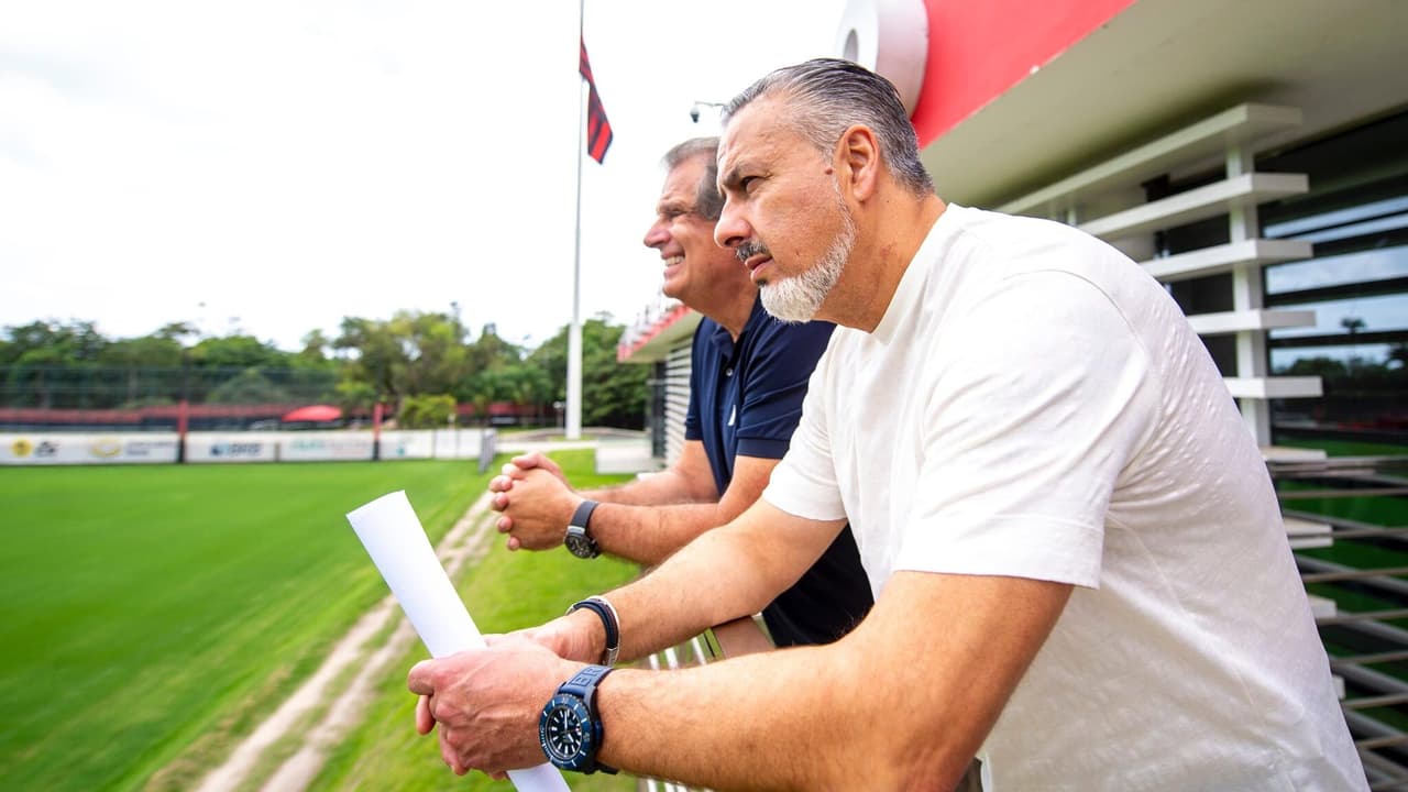 Flamengo se prepara para 2026: elenco profissional rejuvenescido enquanto base enfrenta crise de talentos