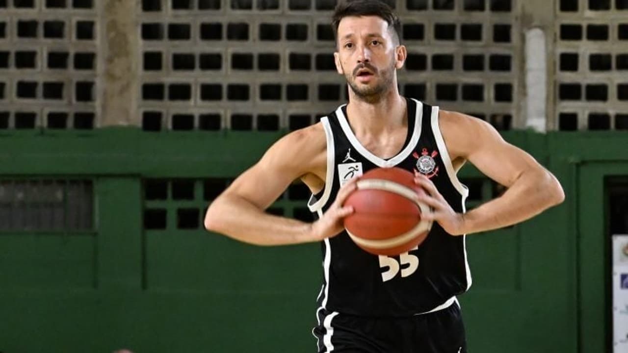 Pinheiros desafia o Corinthians e encerra sequência invicta na NBB com vitória decisiva