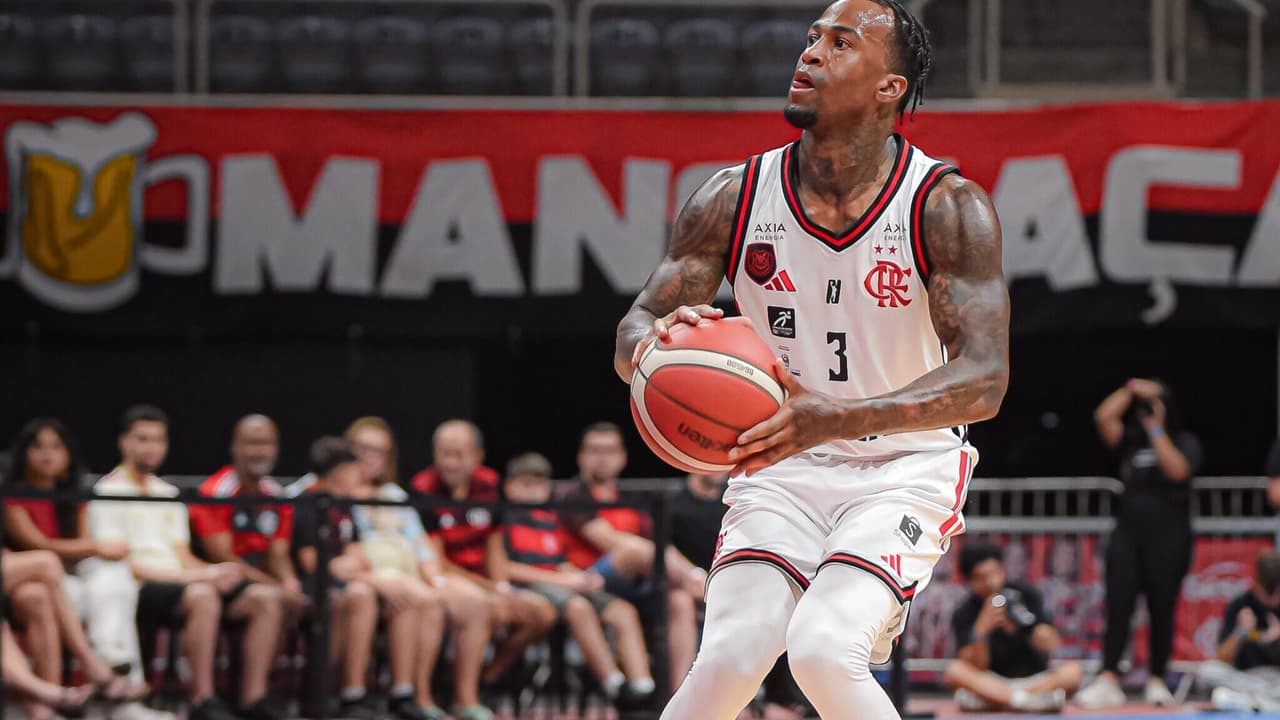 Flamengo dispensa estrangeiro para garantir espaço após retorno de ídolo do NBB, revelam fontes