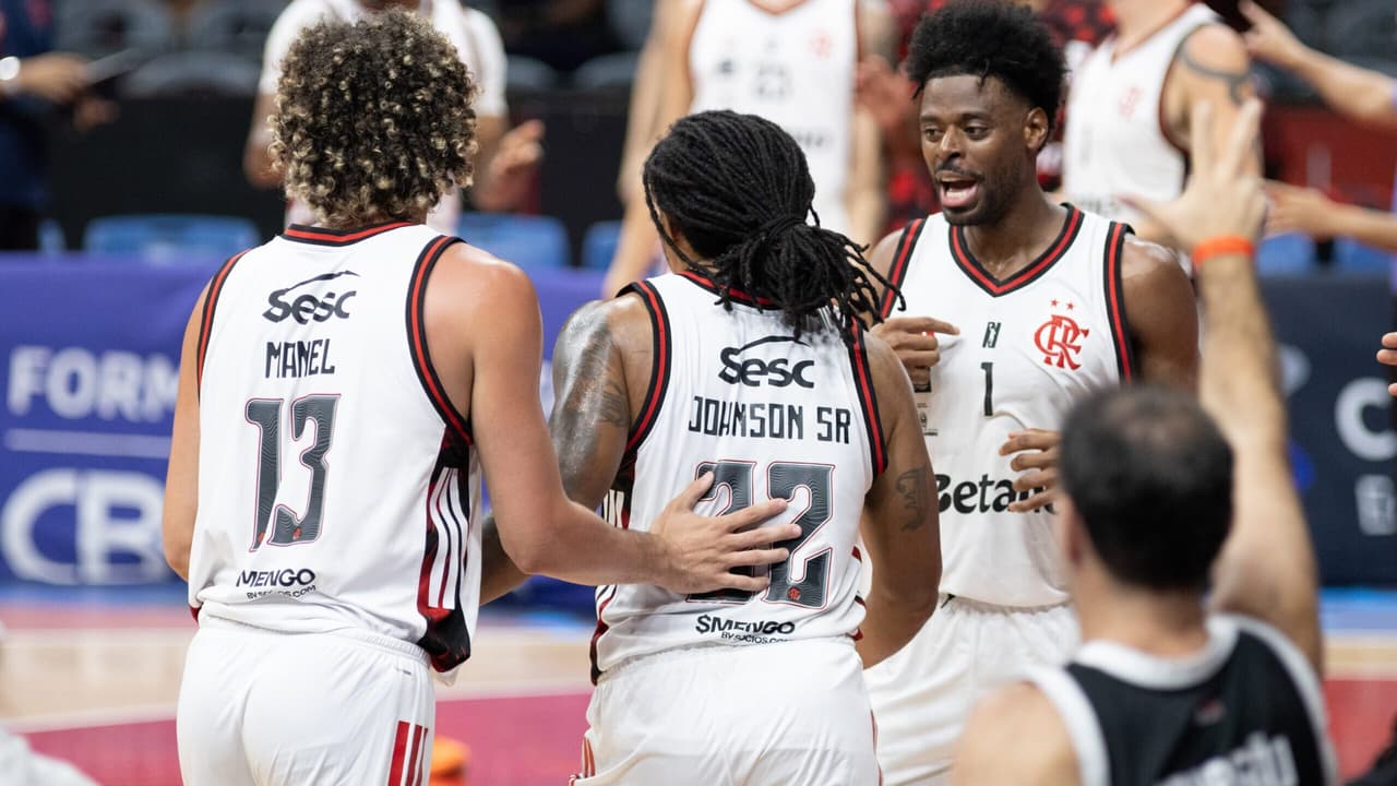 Em dia de festa, torcedor mirim acompanha Flamengo em vitória emocionante sobre o Botafogo