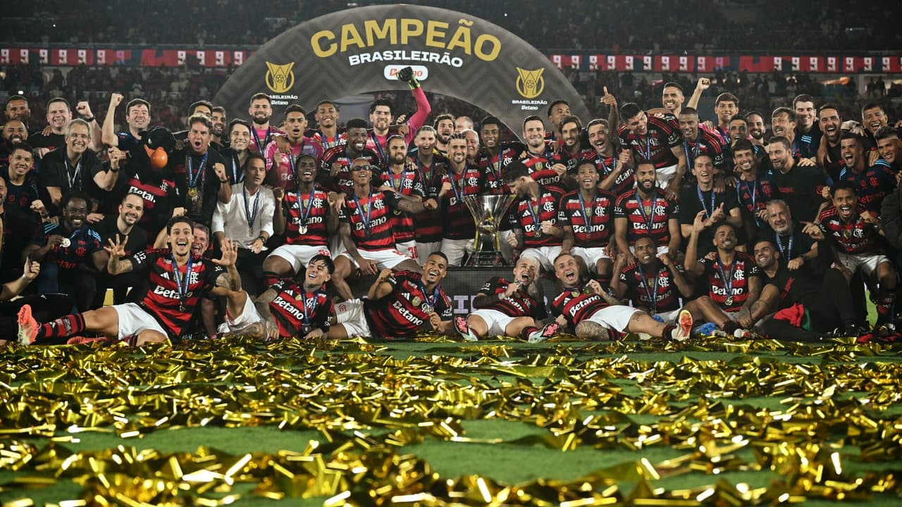 Europeus destacam domínio do Flamengo em 2025 e chamam o clube de Rei do futebol