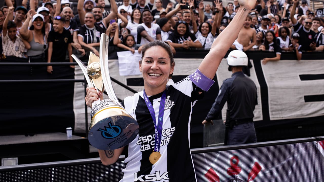 Gabi Zanotti confirma desejo de ficar no Corinthians, mas propostas geram impasse nos bastidores