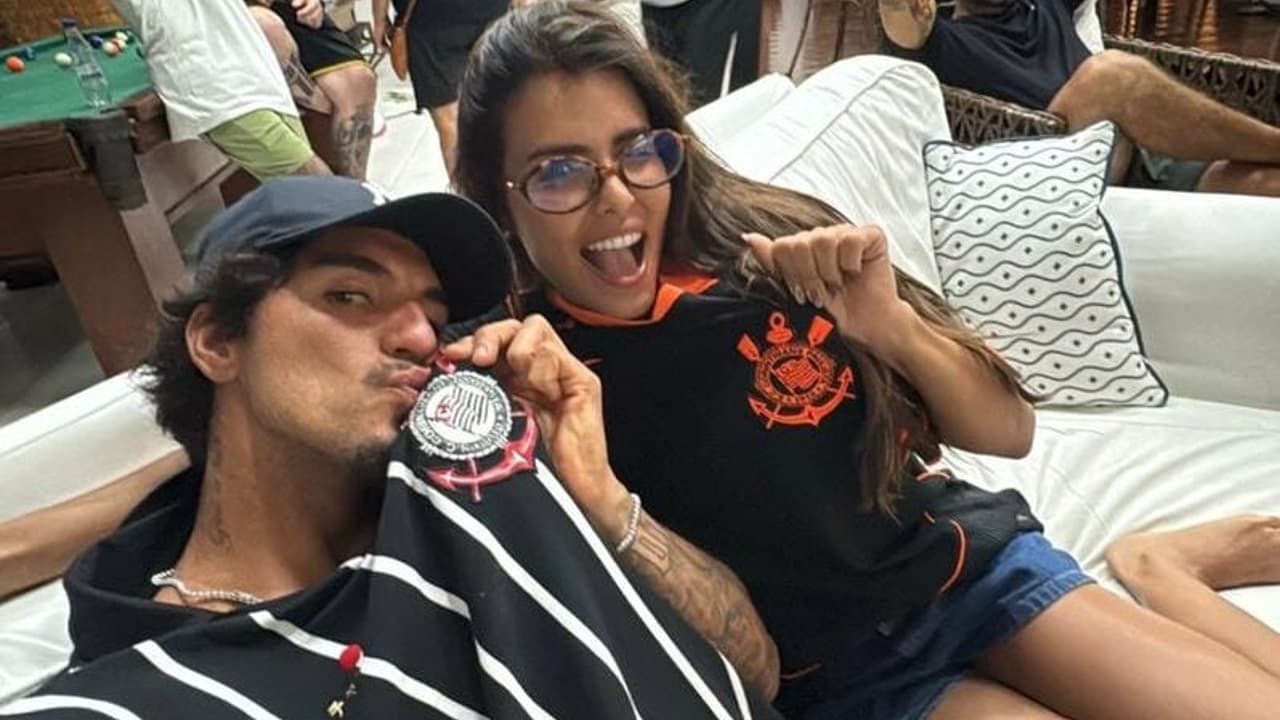 Gabriel Medina celebra título do Corinthians, derrubando rivais e consolidando sua lenda no esporte