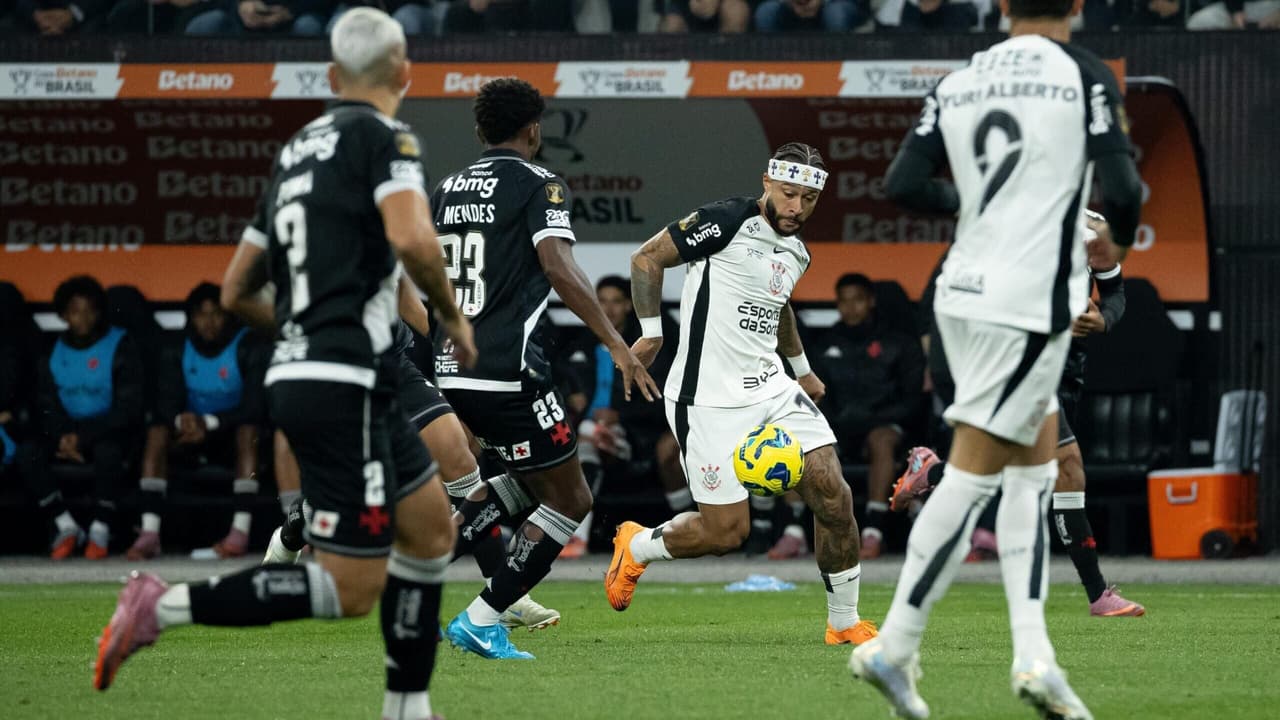 Após conquista da Copa do Brasil, Corinthians e Memphis entram em um impasse sobre permanência do jogador