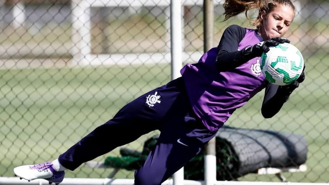 Corinthians reage e promove joia da base ao time profissional: novo talento brilha nos treinos