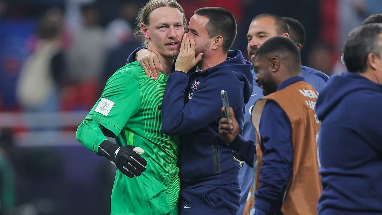 Safonov fratura a mão e gera tensão nos bastidores do Flamengo após pênalti polêmico de Pedro na final do Mundial