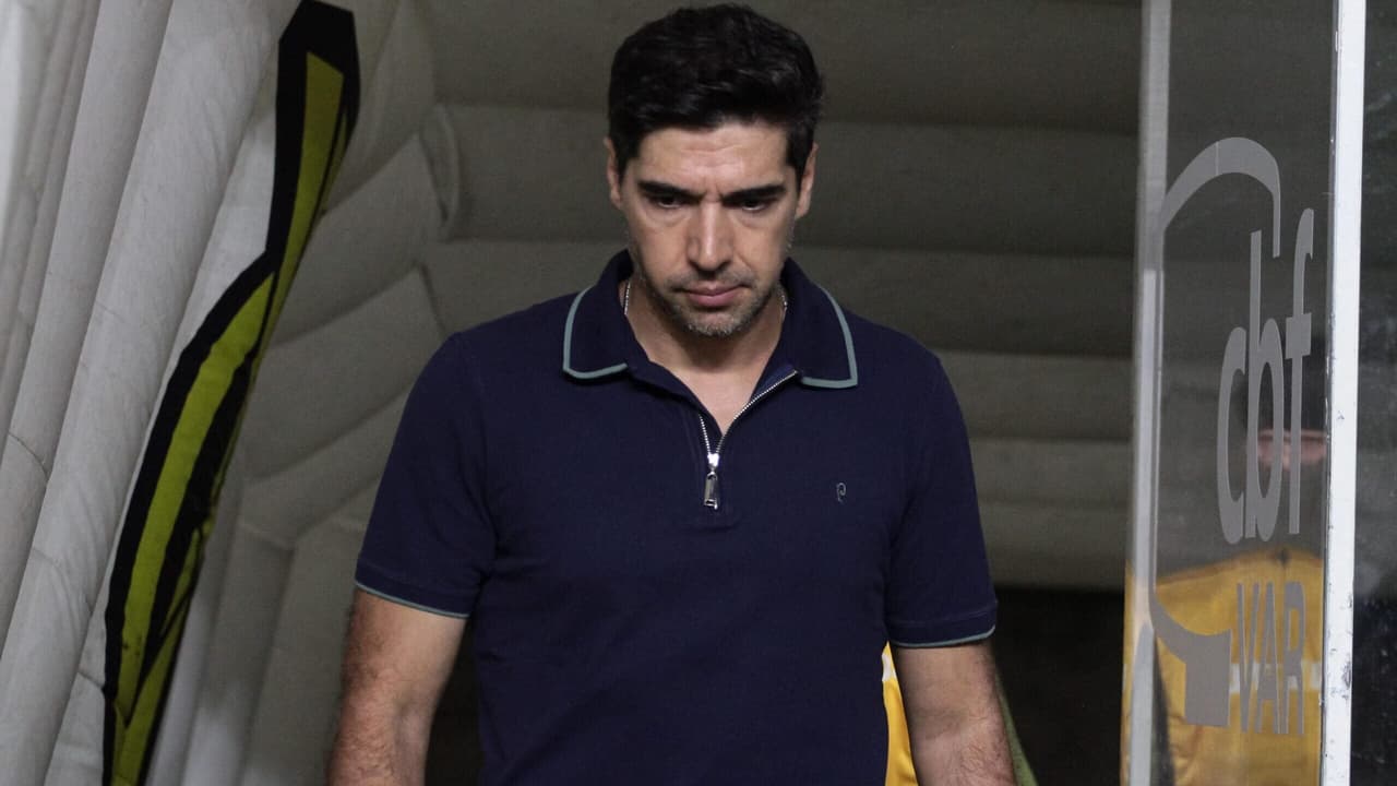 Palmeiras enfrenta crise com sete desfalques; Abel mira jovens da base para reverter situação