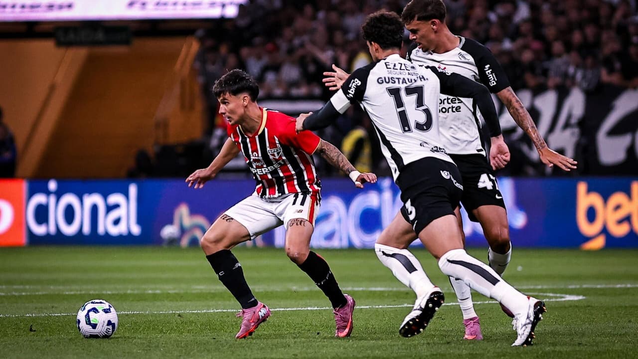 Corinthians e São Paulo se enfrentam; jornalista analisa e dispara: 