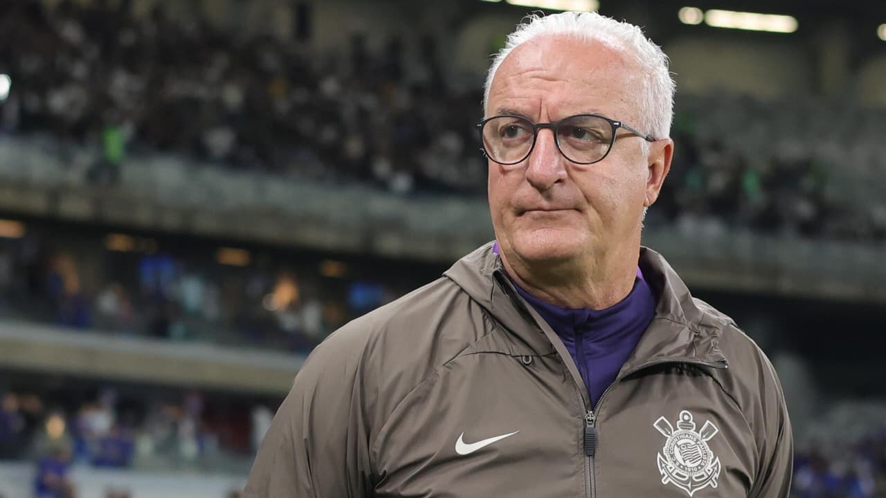 Torcida do Corinthians manda recado a Dorival após derrota para o Bahia