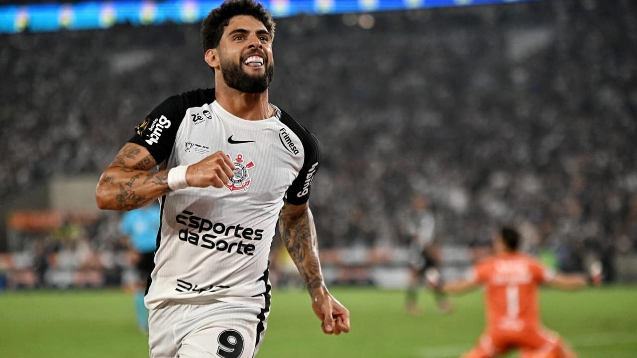 Corinthians cobra renovação e projeta aumento de 45% em faturamento com patrocinador máster