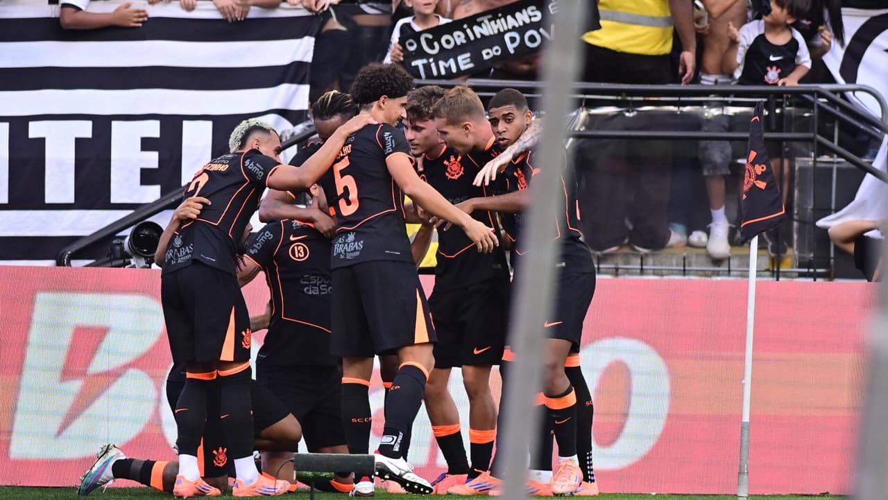 Corinthians enfrenta Ponte Preta e vence em estreia eletrizante do Paulistão 2024