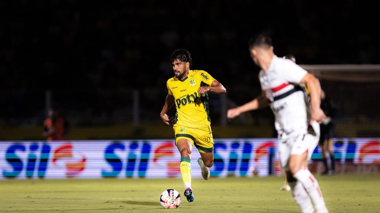 Em estreia emocionante, ex-Flamengo brilha e leva web à loucura ao marcar pelo Mirassol contra o São Paulo