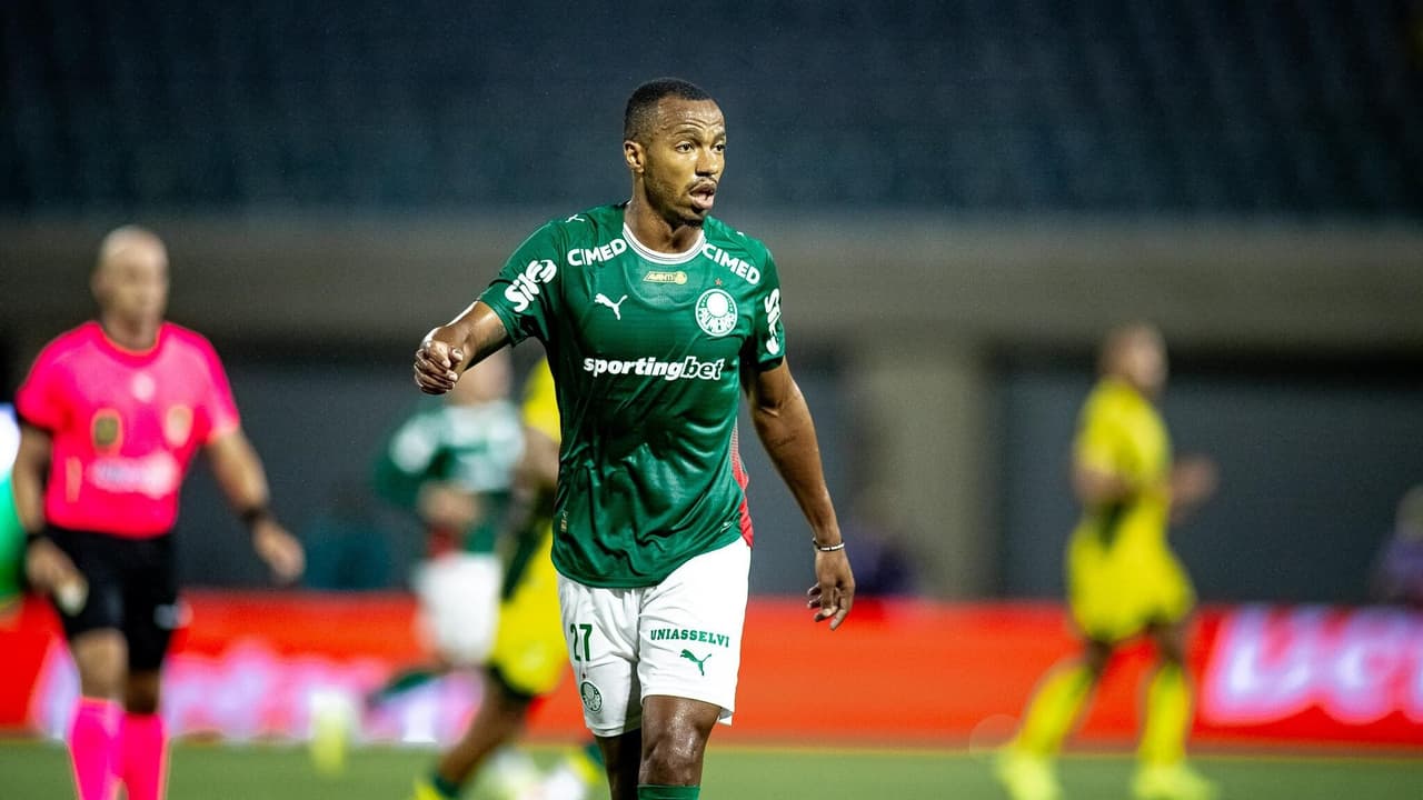 Marlon Freitas em destaque entre palmeirenses: torcedores reagem à sua chegada inusitada ao clube