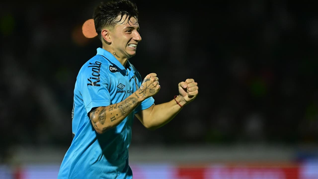 Brazão defende pênalti , Barreal marca , mas Santos cede empate ao Guarani no último lance