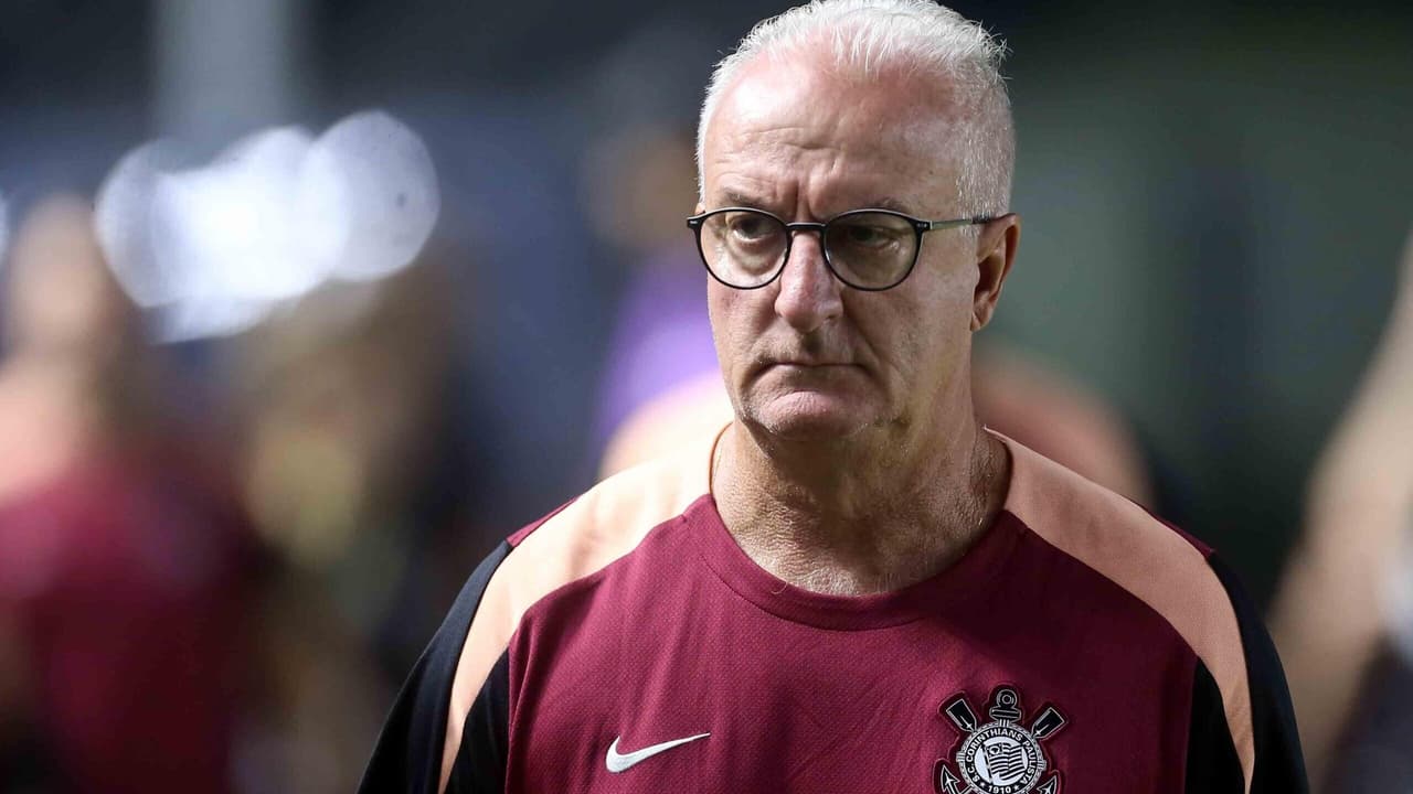 Dorival Júnior solicita reforços e mira ampliação no elenco do Corinthians