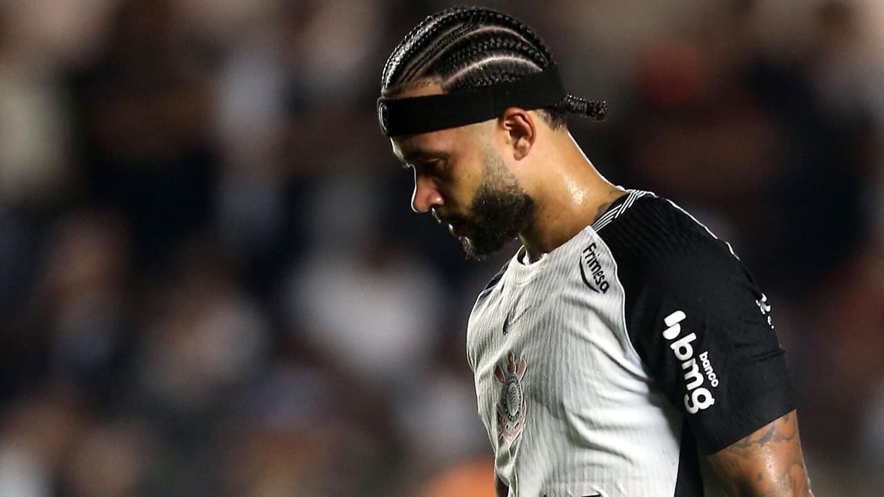 Corinthians estende jejum e acumula quatro jogos sem vitórias com trio de mineiros como titulares