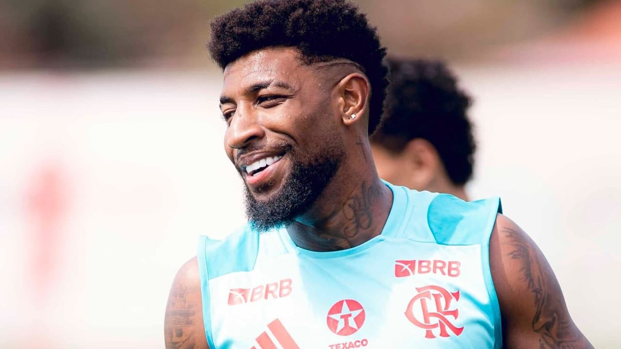 Emerson Royal reage aos treinos de férias e se prepara para retorno ao Flamengo após reestreia cheia de expectativas