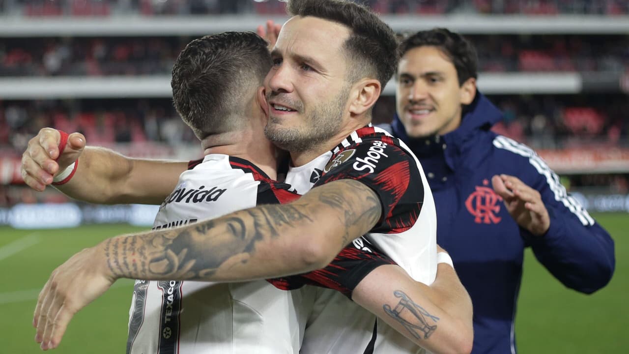 Saúl, do Flamengo, passa por cirurgia no calcanhar esquerdo e gera preocupação para a torcida