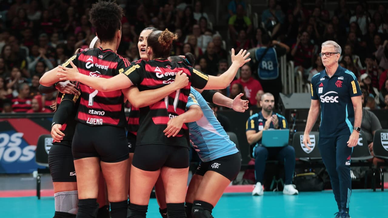 Flamengo dispara na Superliga Feminina ao vencer Praia Clube e ratificar liderança impressionante