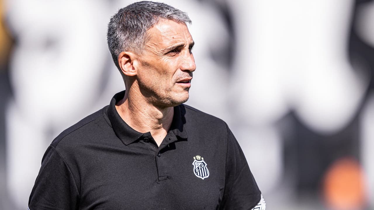 Decisão polêmica de Vojvoda na partida Palmeiras x Santos provoca revolta entre torcedores: 