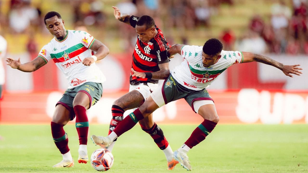 Em jogo emocionante, Flamengo reage no fim e garante empate contra a Portuguesa na estreia de 2026