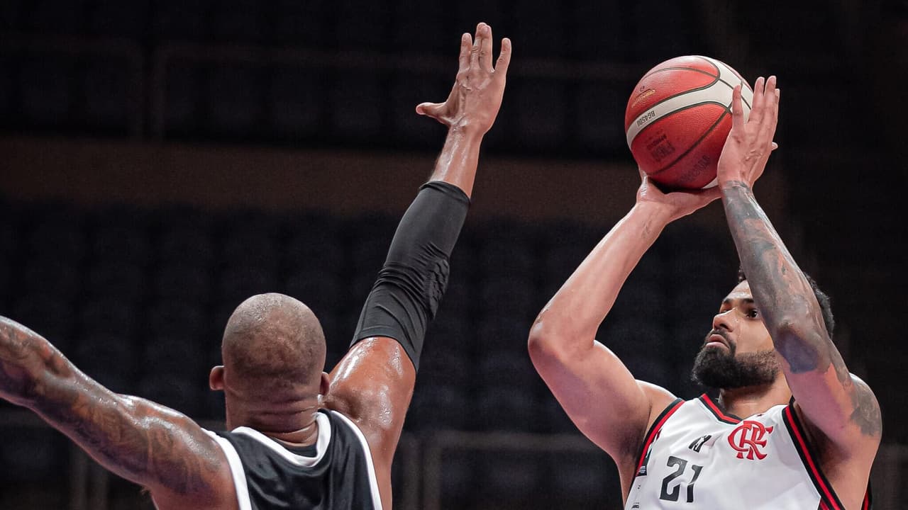 Flamengo desafia Corinthians em quadra e retoma a liderança do NBB com vitória decisiva