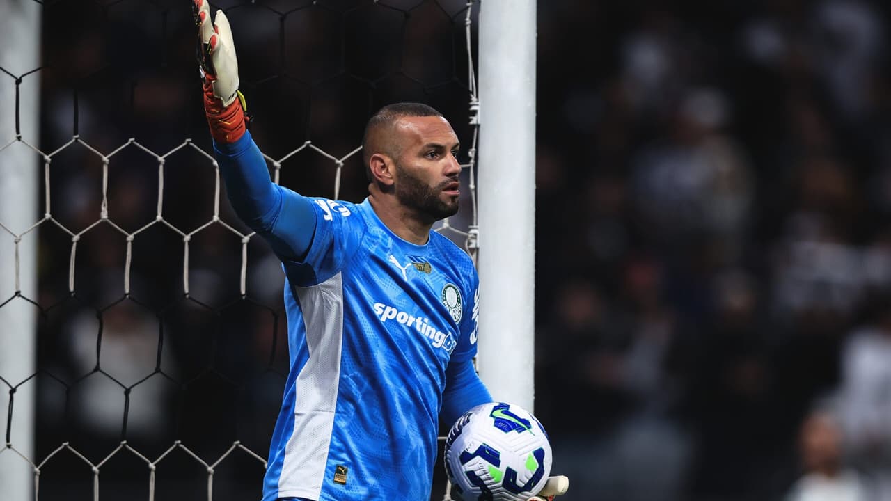 Grêmio reage e acerta contratação de Weverton, em meio a acordo tumultuado com o Palmeiras