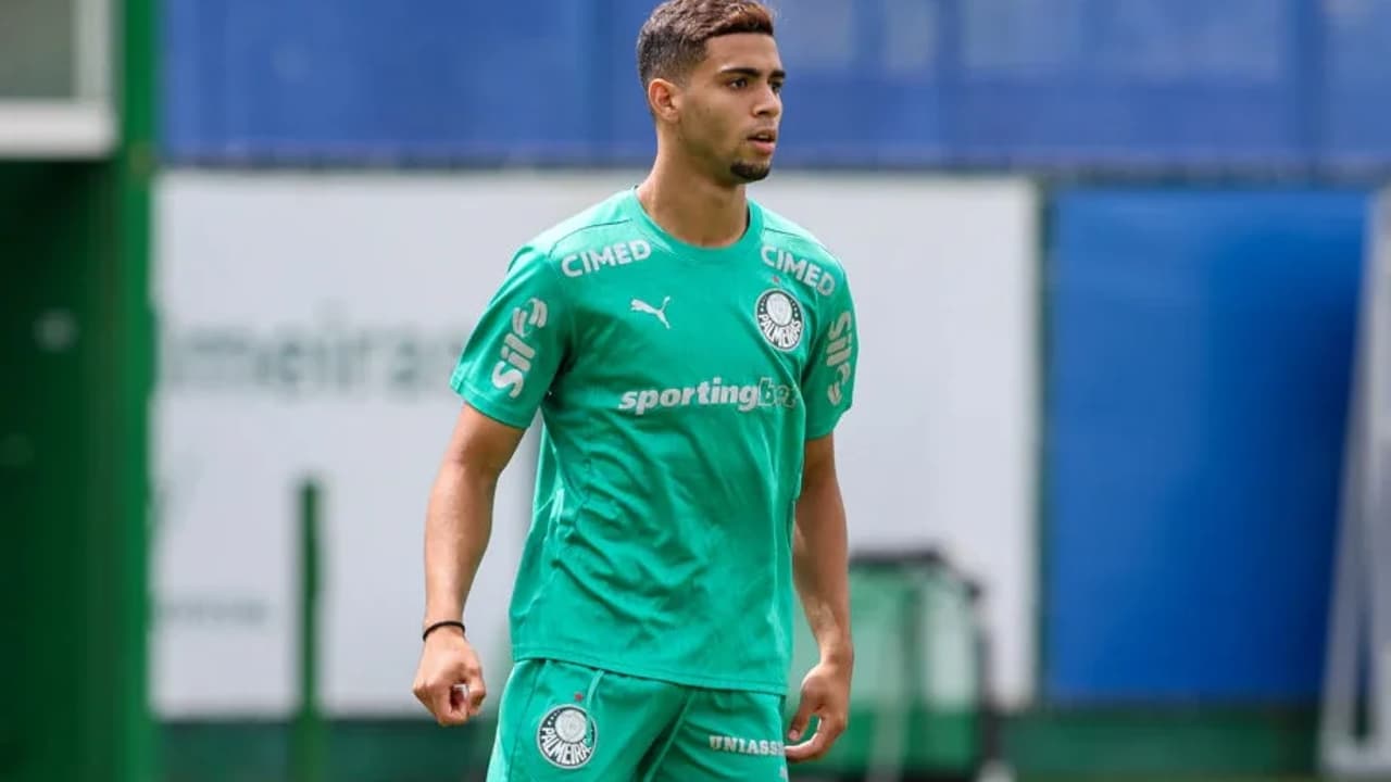 Cria expressa nervosismo e conquista torcida ao estrear no Palmeiras, elogiando Abel