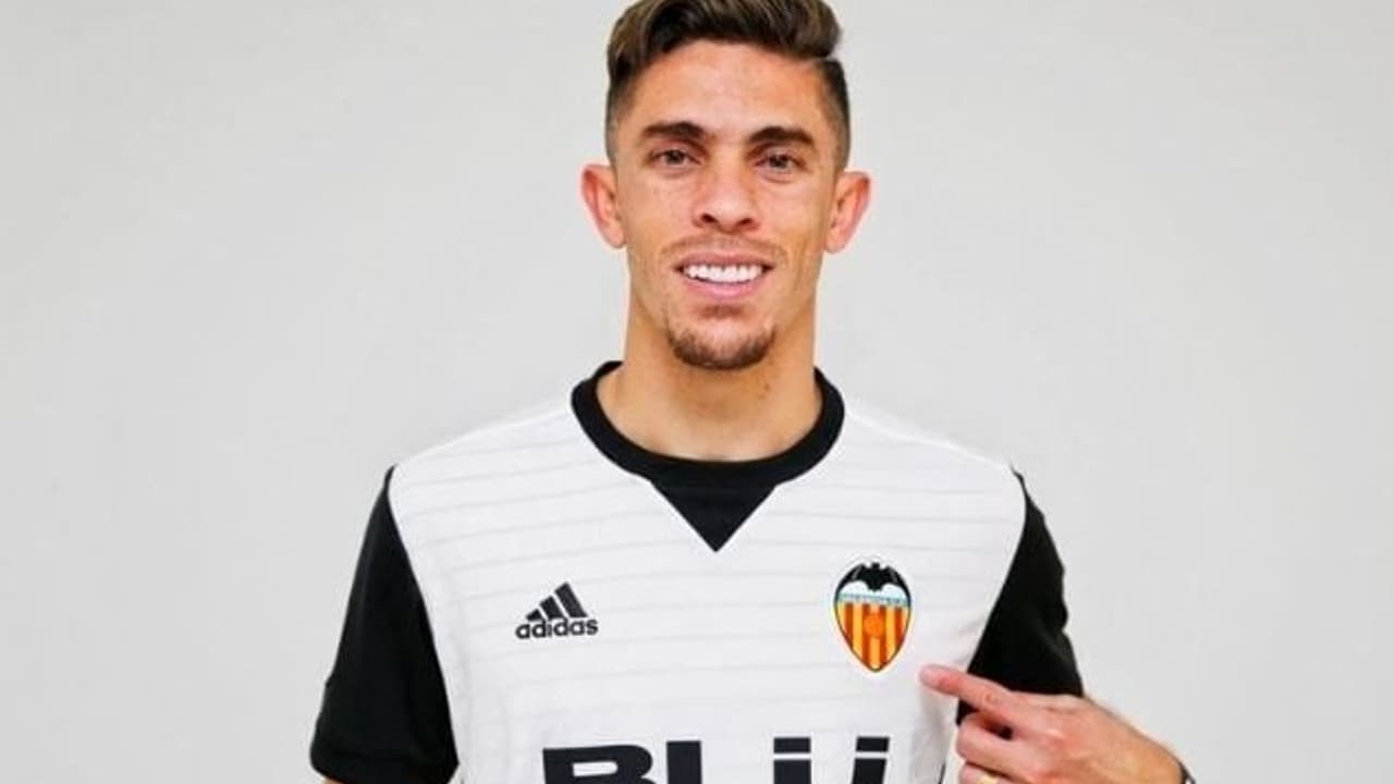 Corinthians em negociação com Gabriel Paulista, mas aguarda fim de transfer ban para avançar