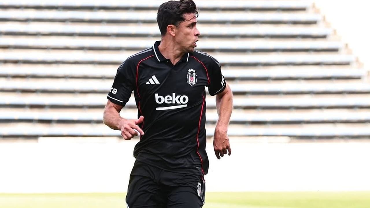 Gabriel Paulista, alvo do Corinthians, pode mudar os rumos da defesa em meio a impasses nas negociações