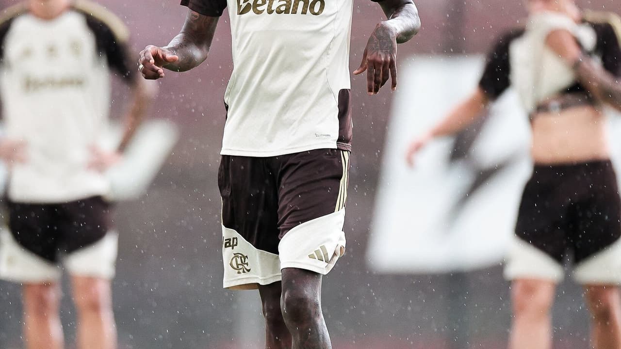 Flamengo agita torcida no Maracanã ao apresentar novos reforços em meio a expectativa crescente