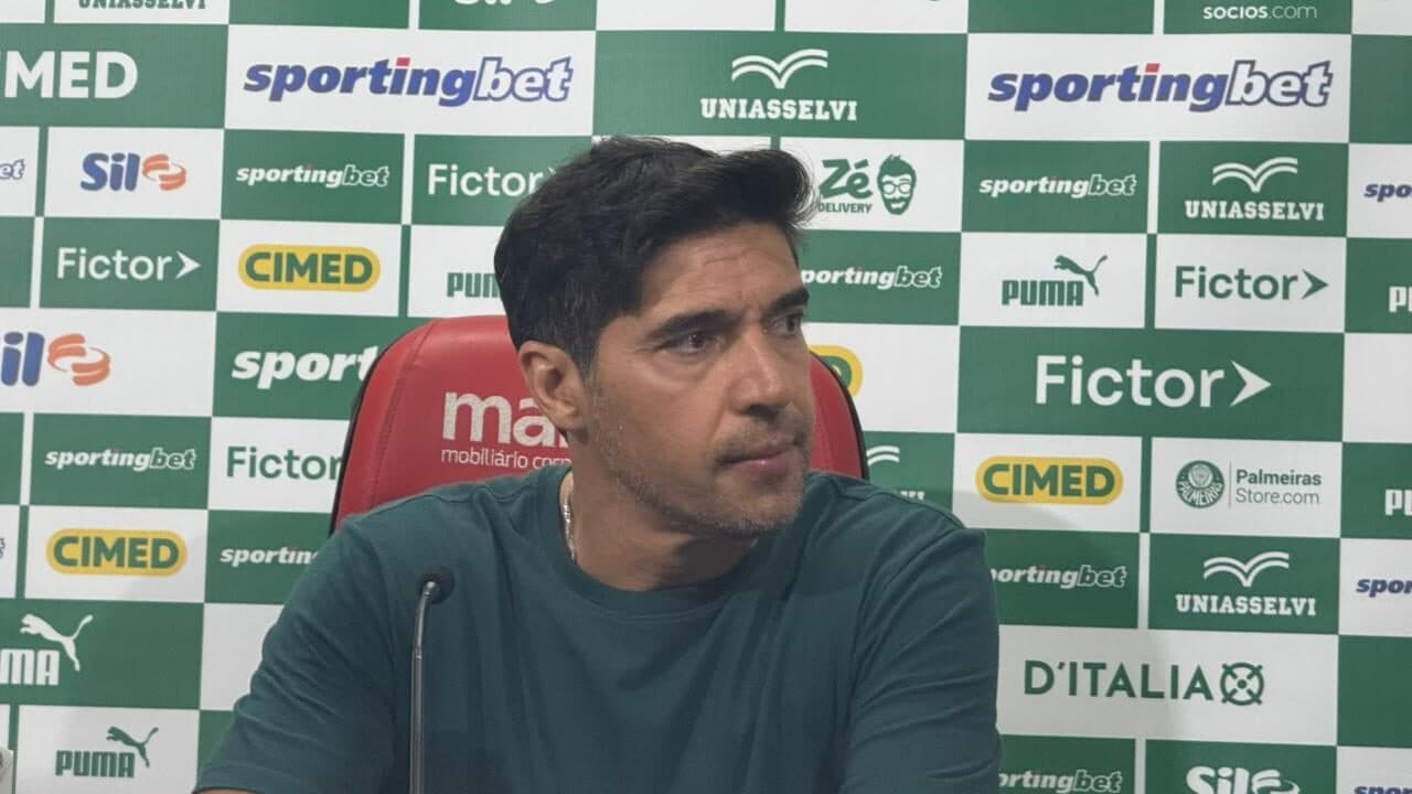Abel destaca lesões no Palmeiras e critica VAR após vitória, relembrando desafios da Libertadores