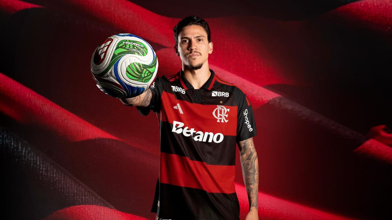 Flamengo revela primeiro uniforme da temporada 2026, desafiando expectativas da torcida e do mercado