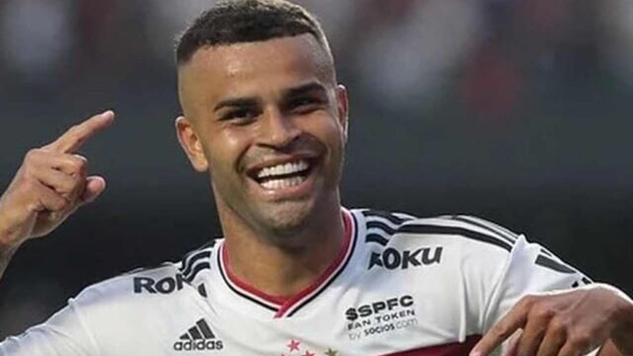 São Paulo cobra R$ 1 milhão e estuda ceder Alisson ao Corinthians até 2027 em negociação quente