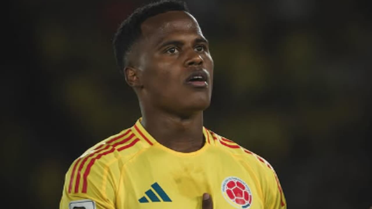 Palmeiras reage a especulações e Abel despista sobre negociações com Almada e Arias