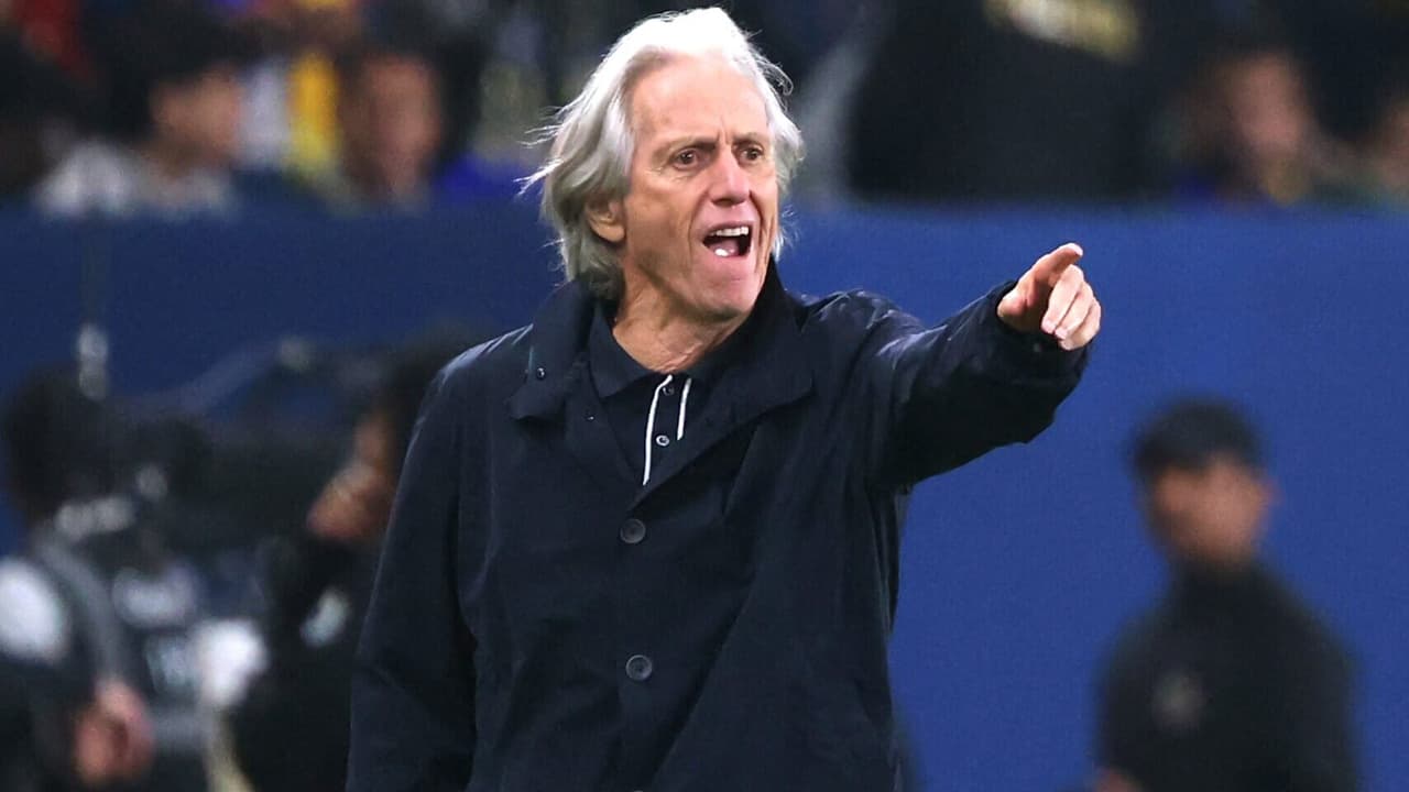 Jorge Jesus admite que ex-Corinthians pode ser negociado, e futuro no Al-Nassr fica incerto