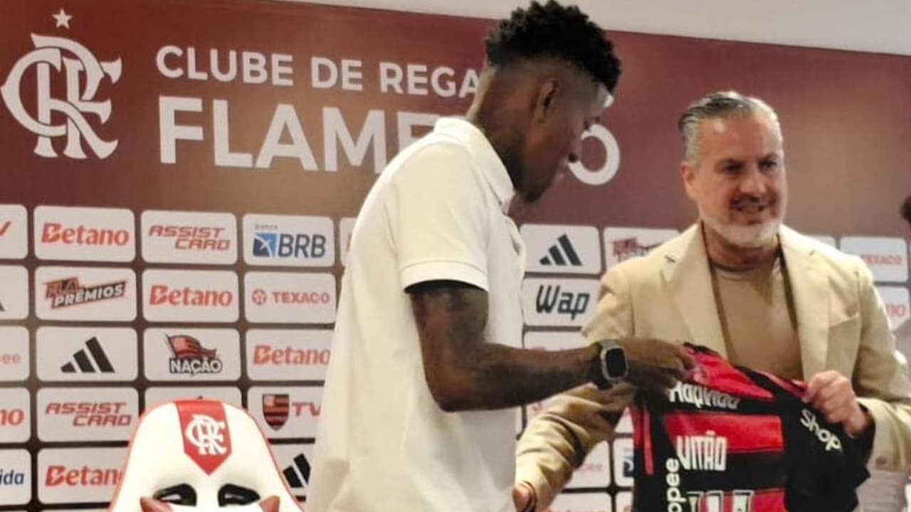No aguardo de novos reforços, José Boto destaca títulos e frisa calma no Flamengo após impasses