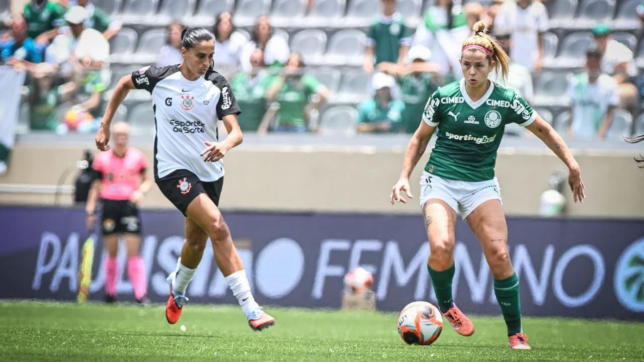 Palmeiras e Corinthians se enfrentam em decisão histórica da Supercopa Feminina na Arena Barueri