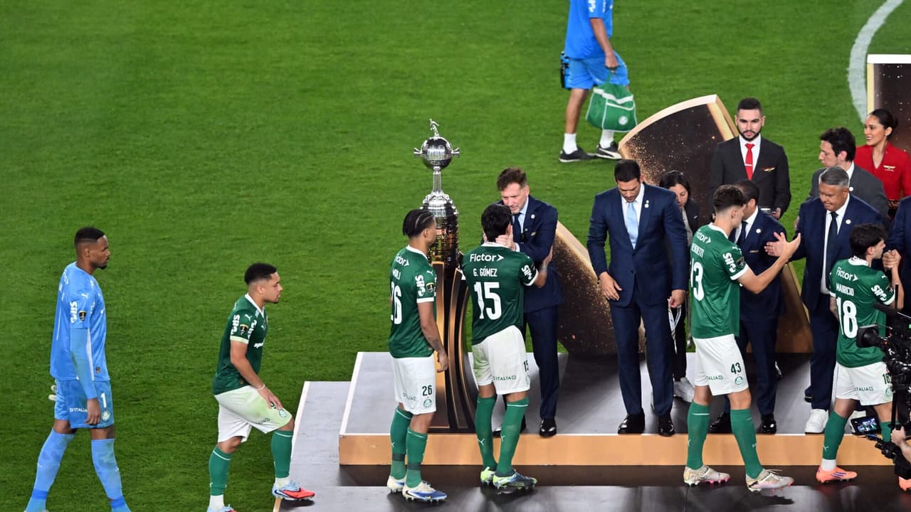 Gustavo Gómez analisa derrota do Palmeiras para o Flamengo e desvela falhas na Libertadores