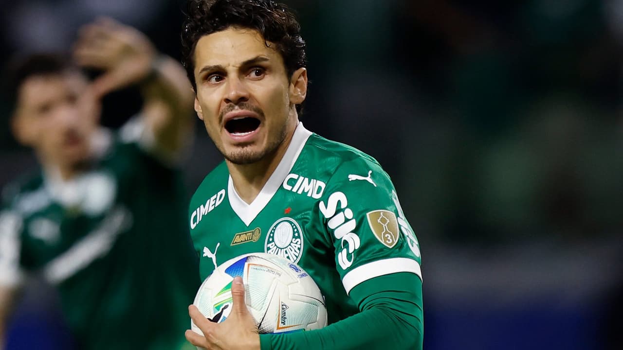 Veiga busca novo desafio e Palmeiras avalia transferência para o América