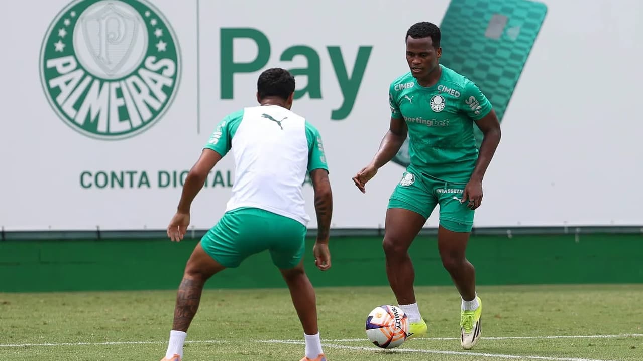 Palmeiras retoma atividades com Arias apto para treinos, reforço crucial para a temporada