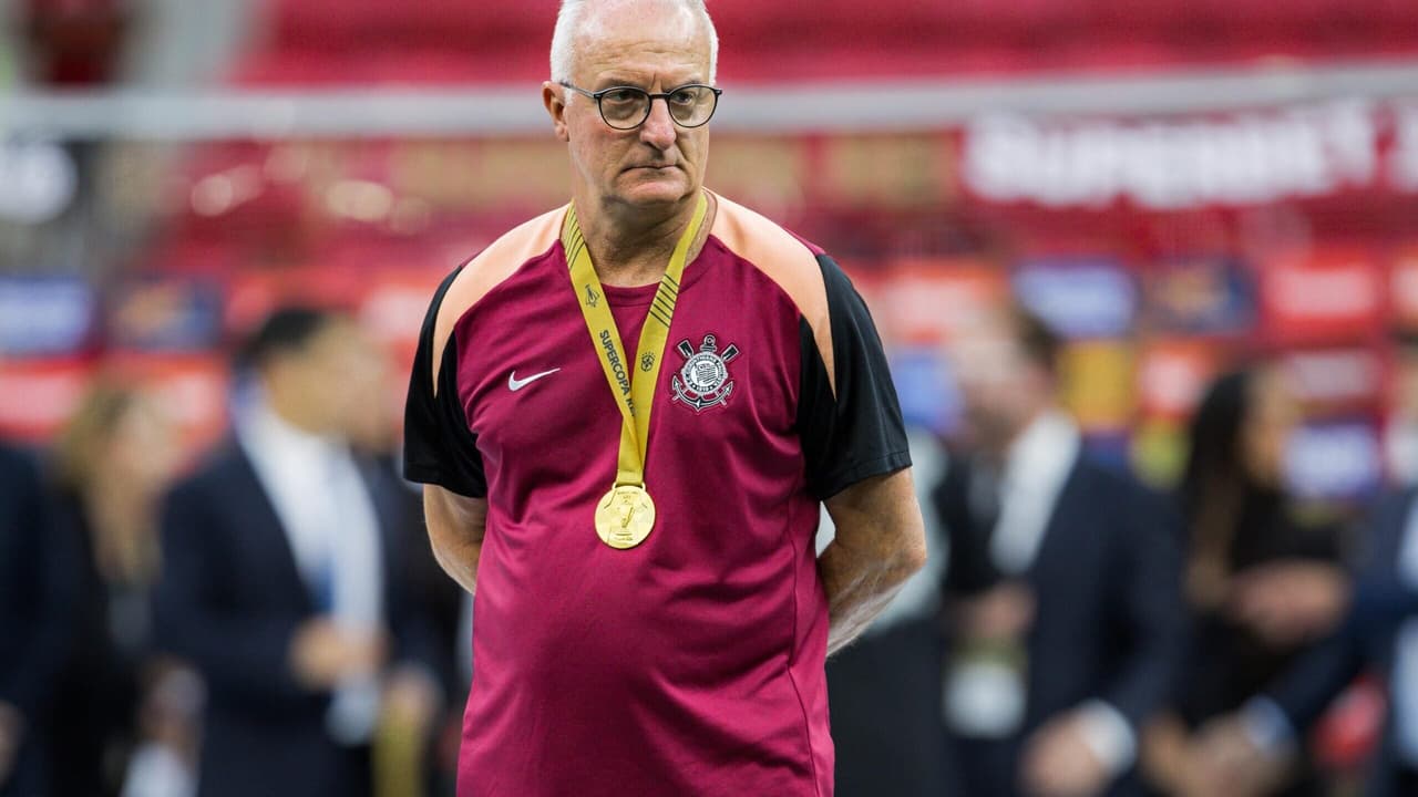 Desafios Preliminares: Dorival Analisa Obstáculos e Enfatiza Tática do Corinthians Antes da Supercopa