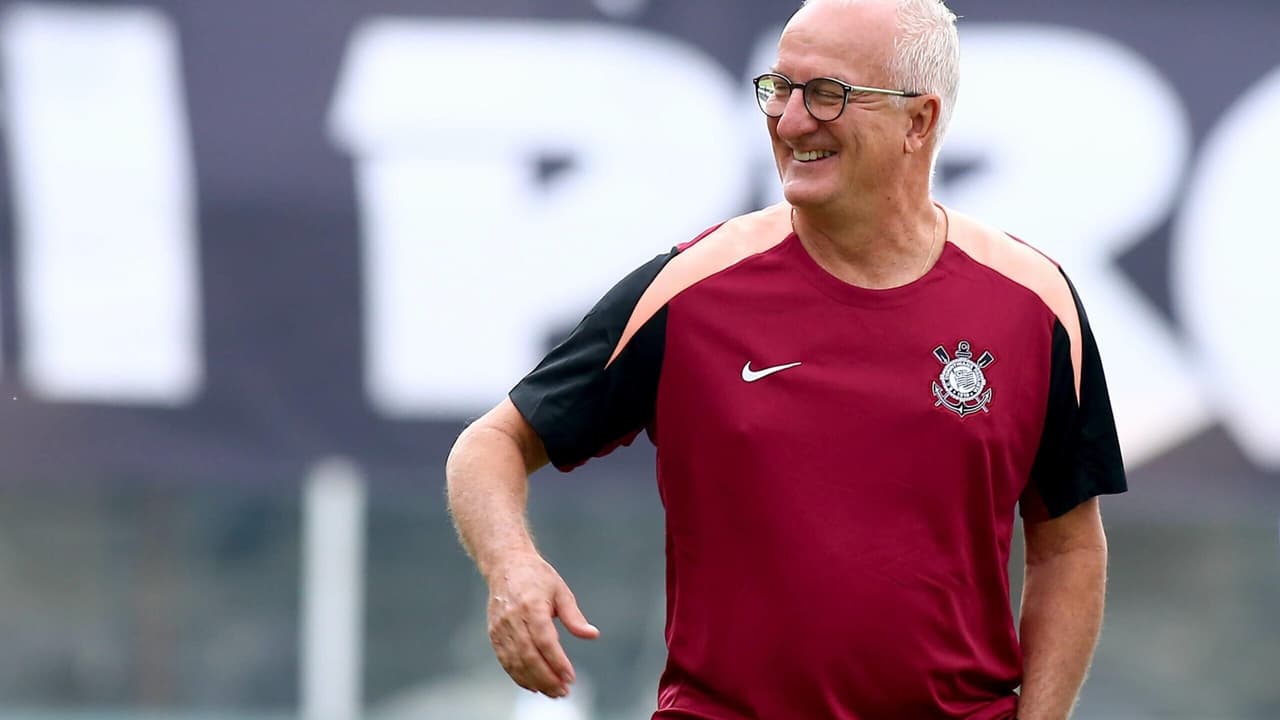 Dorival solicita reforços para garantir segurança na temporada do Corinthians